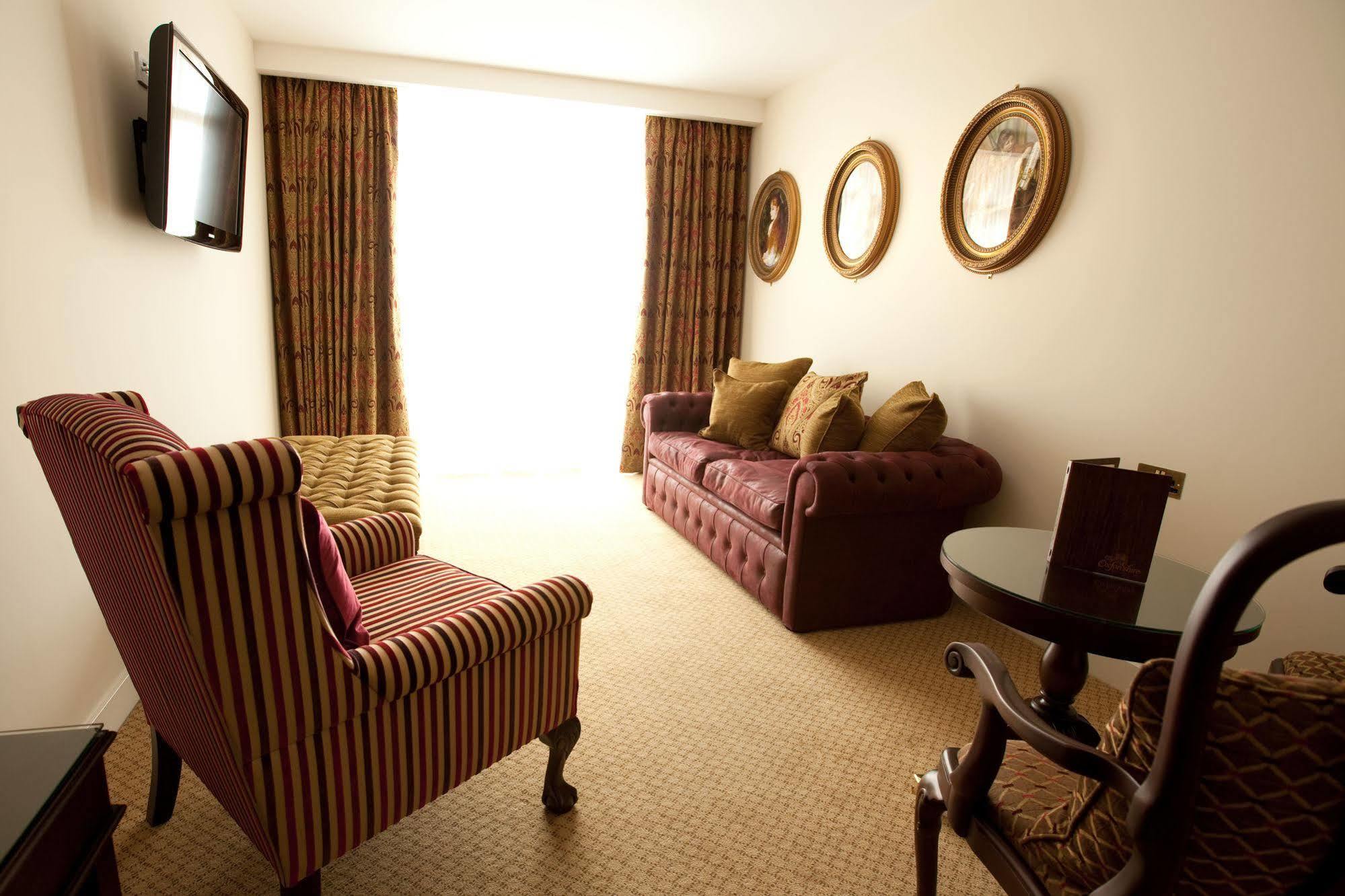 The Oxfordshire Golf & Spa Hotel Thame Exteriör bild